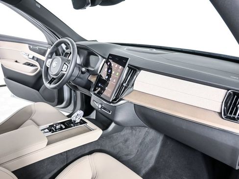 Certified 2026 Volvo XC90 B6 Plus w/ Protection Package Premier image 27