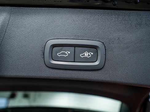 Used 2021 Volvo XC40 P8 Recharge w/ Advanced Package image 59