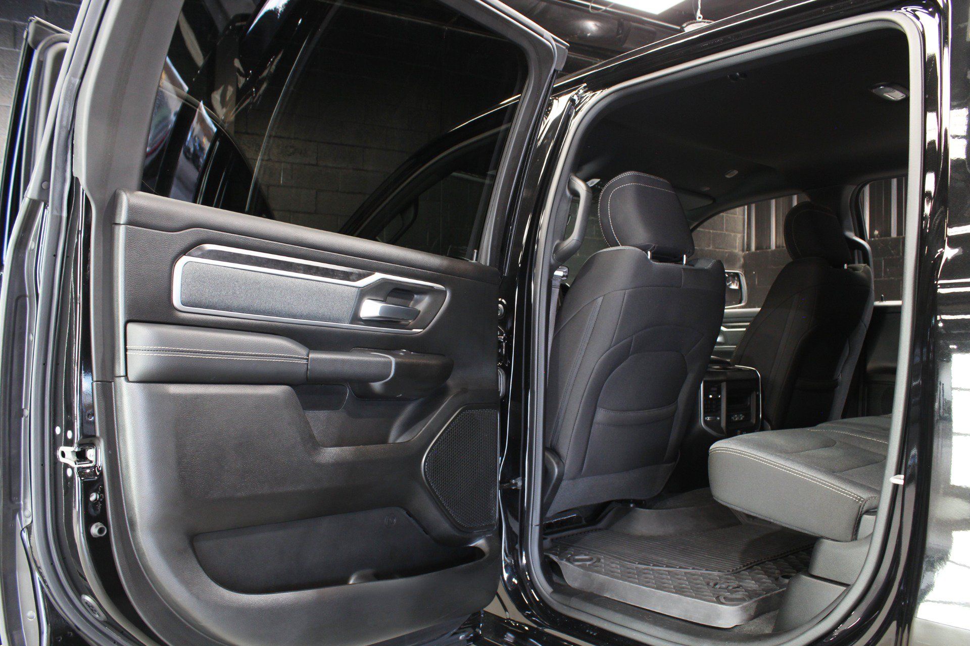 Used 2022 RAM 1500 Big Horn AWD/4WD image 42