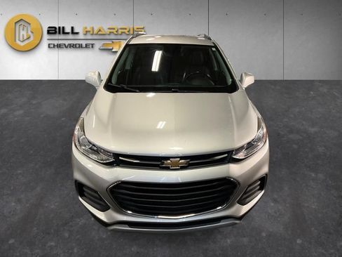 Used 2020 Chevrolet Trax LT w/ LT Convenience Package AWD/4WD image 8