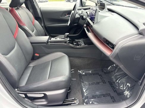 Used 2024 Toyota Prius Prime Premium FWD image 21