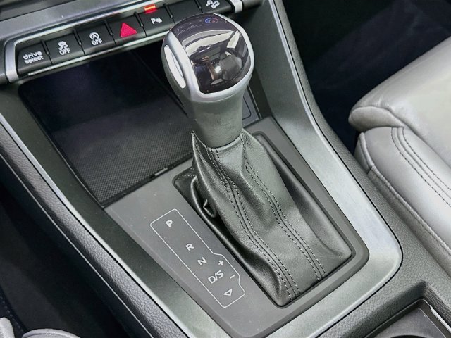 Used 2023 Audi Q3 2.0T Premium w/ Black Optic Sport Package AWD/4WD image 16