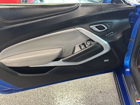 Used 2018 Chevrolet Camaro SS RWD image 23