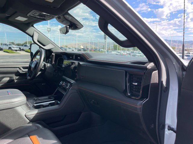 Used 2025 GMC Sierra 3500 AT4 w/ AT4 Premium Plus Package AWD/4WD image 18
