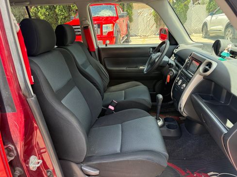 Used 2006 Scion xB FWD image 27