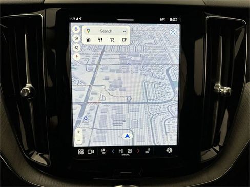 Certified 2025 Volvo XC60 B5 Plus image 18