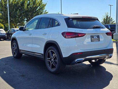 New 2026 Mercedes-Benz GLA 250 4MATIC image 4