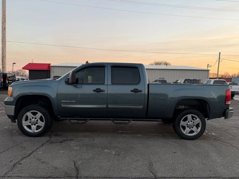 Used 2011 GMC Sierra 2500 SLE w/ SLE Preferred Package image 8