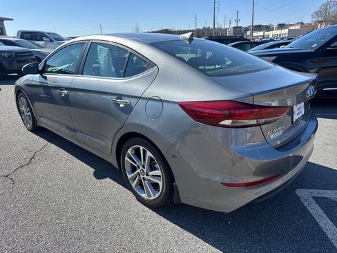 Used 2017 Hyundai Elantra Limited w/ Limited Tech Package 08 image 5