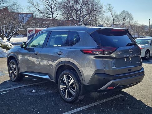 Certified 2023 Nissan Rogue SL w/ SL Premium Package image 4