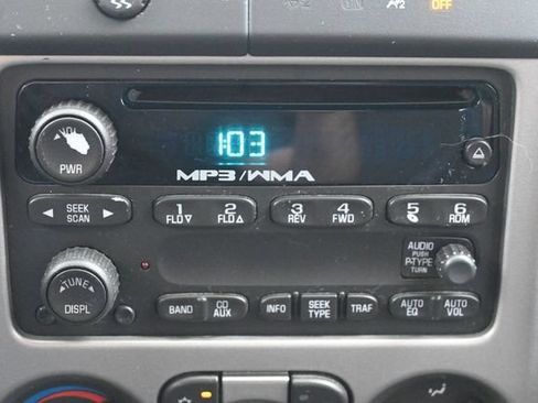 Used 2010 Chevrolet Colorado LT RWD image 25