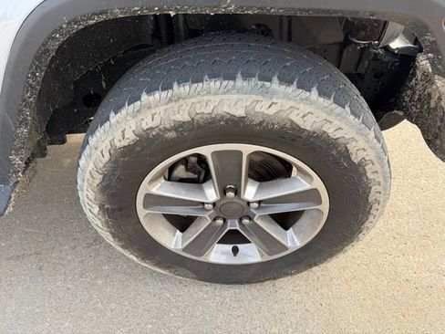 Used 2021 Jeep Wrangler Unlimited Sahara w/ Uconnect 4C Nav & Sound Group image 9