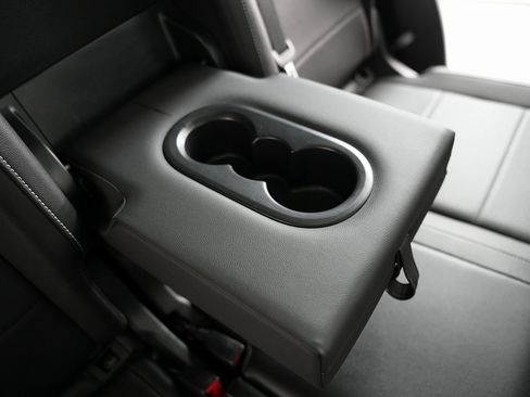 Used 2021 Volkswagen Tiguan SE w/ Panoramic Sunroof Package image 44