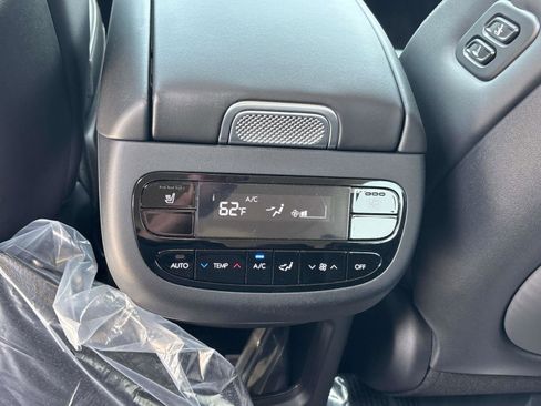 New 2026 Hyundai Ioniq 9 SEL image 5