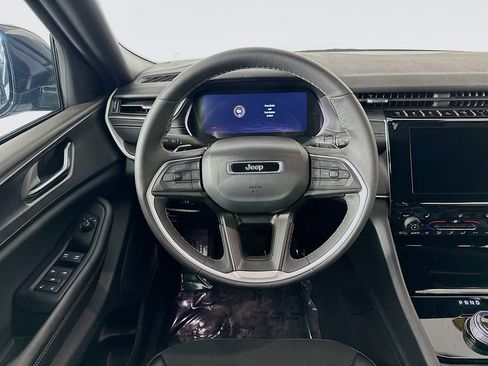 Certified 2024 Jeep Grand Cherokee Altitude AWD/4WD image 34