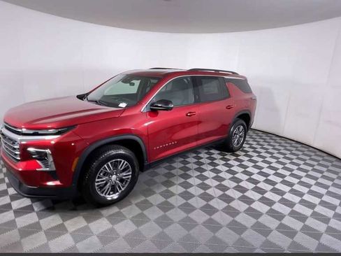 New 2026 Chevrolet Traverse LT w/ Driver Confidence Package AWD/4WD image 6