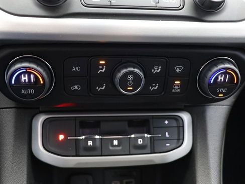 Used 2023 GMC Acadia SLT w/ Elevation Edition image 23