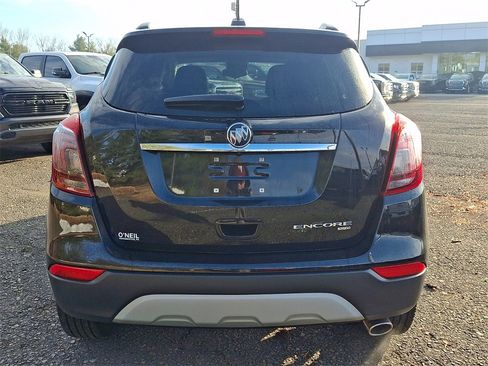 Used 2022 Buick Encore Preferred image 5