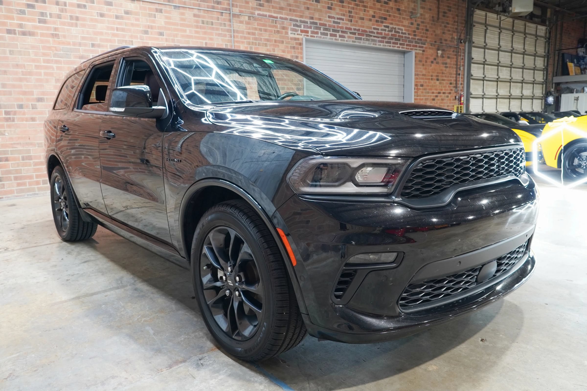 Used 2023 Dodge Durango R/T RWD image 3
