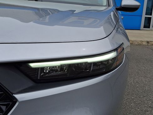 Used 2023 Honda Accord EX image 9