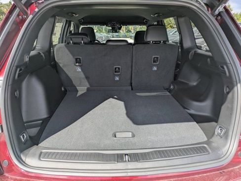 New 2025 Jeep Grand Cherokee Limited w/ Black Appearance Package image 11