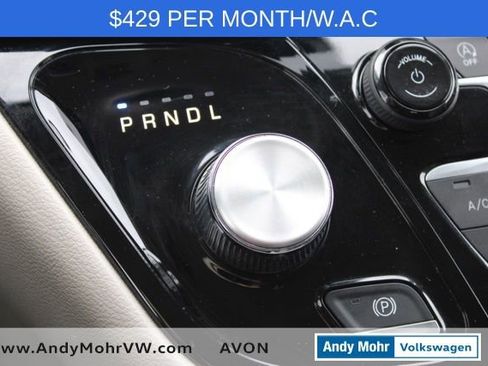 Used 2023 Chrysler Pacifica Touring-L image 40