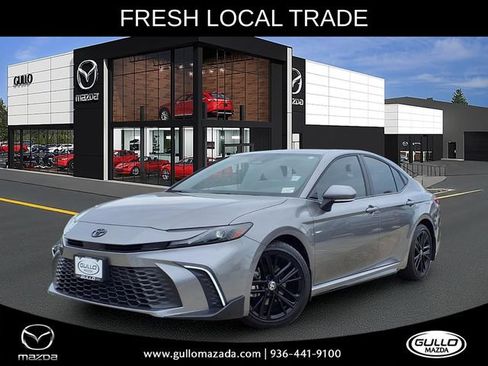Used 2026 Toyota Camry SE w/ Convenience Package FWD image 1