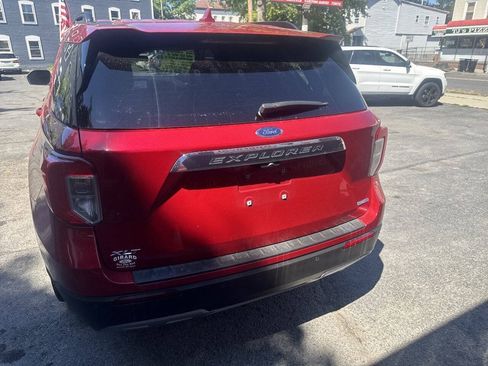 Used 2020 Ford Explorer XLT w/ Equipment Group 202A AWD/4WD image 7
