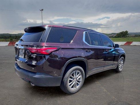 Used 2022 Chevrolet Traverse LT FWD image 3