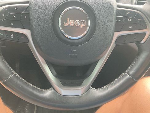 Used 2018 Jeep Grand Cherokee Altitude image 7