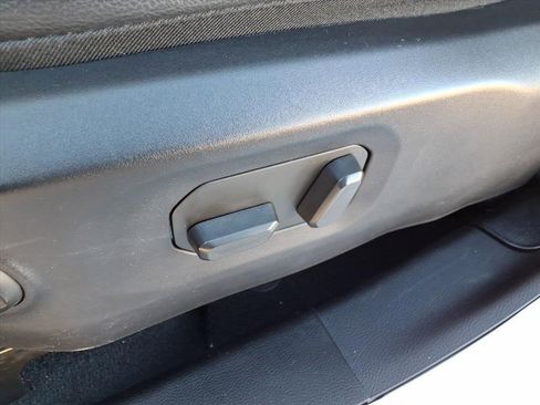 Used 2024 Jeep Gladiator Sport w/ Premium Package image 17