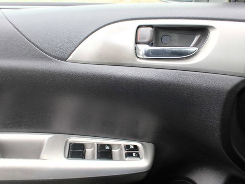 Used 2010 Subaru Impreza 2.5i image 8