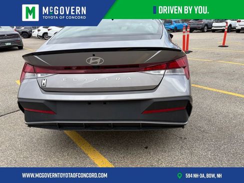 Used 2025 Hyundai Elantra Sport FWD image 4