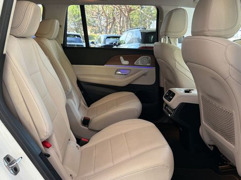 Used 2023 Mercedes-Benz GLS 450 4MATIC image 31