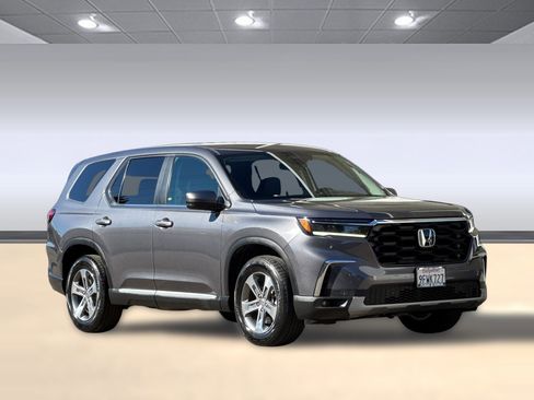 Certified 2023 Honda Pilot EX-L image 6