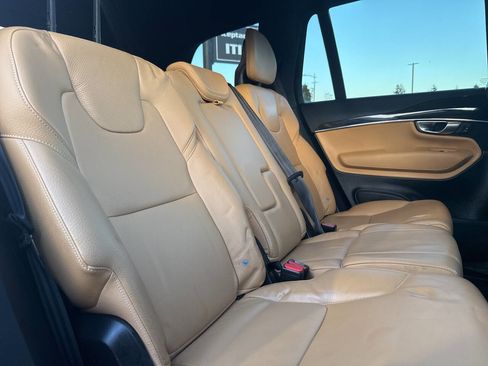 Used 2018 Volvo XC90 T6 Momentum w/ Convenience Package image 22