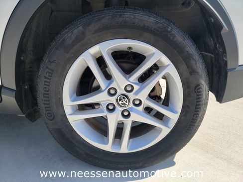 Used 2021 Toyota C-HR LE image 29