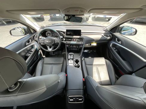 Used 2025 Genesis G70 2.5T image 19