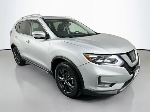 Used 2017 Nissan Rogue SL w/ SL Premium Package AWD/4WD image 3