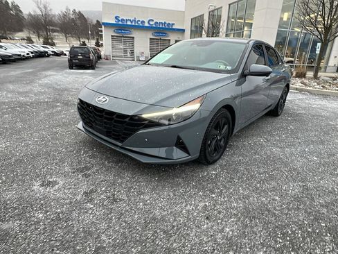 Used 2021 Hyundai Elantra SEL w/ Convenience Package image 8