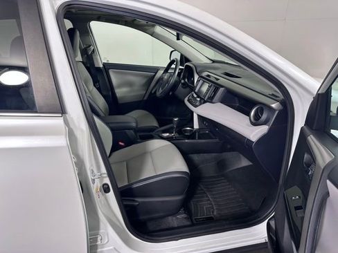 Used 2016 Toyota RAV4 Limited AWD/4WD image 10