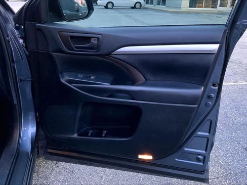 Used 2019 Toyota Highlander Plus image 21