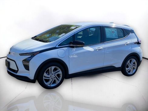 Used 2023 Chevrolet Bolt LT image 2