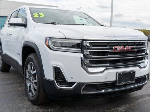 Used 2023 GMC Acadia SLE image 4