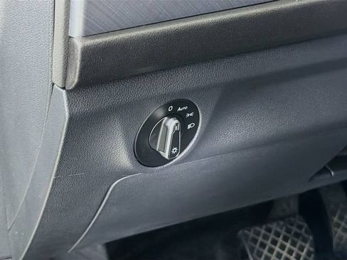 Used 2023 Volkswagen Jetta SE FWD image 10
