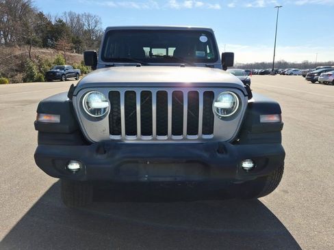 Used 2020 Jeep Gladiator Sport w/ Quick Order Package 24S image 2