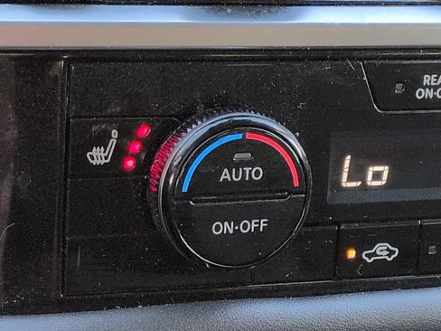 Certified 2023 Nissan Pathfinder SV FWD image 22