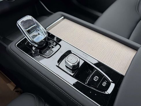 New 2026 Volvo XC90 B6 Plus w/ Protection Package Premier AWD/4WD image 6