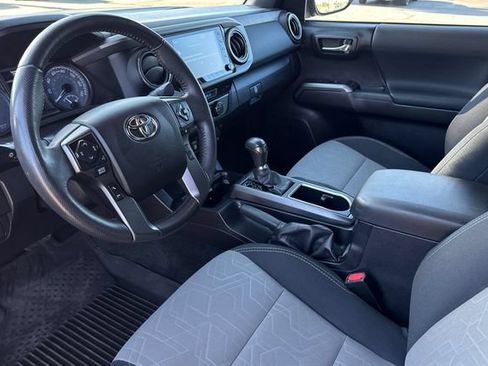 Used 2021 Toyota Tacoma TRD Off-Road w/ Technology Package RWD image 13