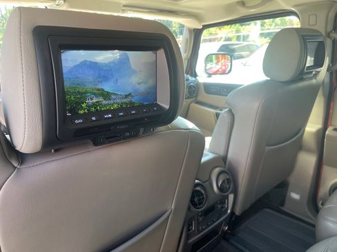 Used 2003 HUMMER H2 w/ Preferred Equipment Group image 20